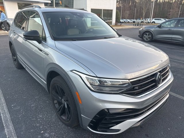 Used 2023 Volkswagen Tiguan SE R-Line