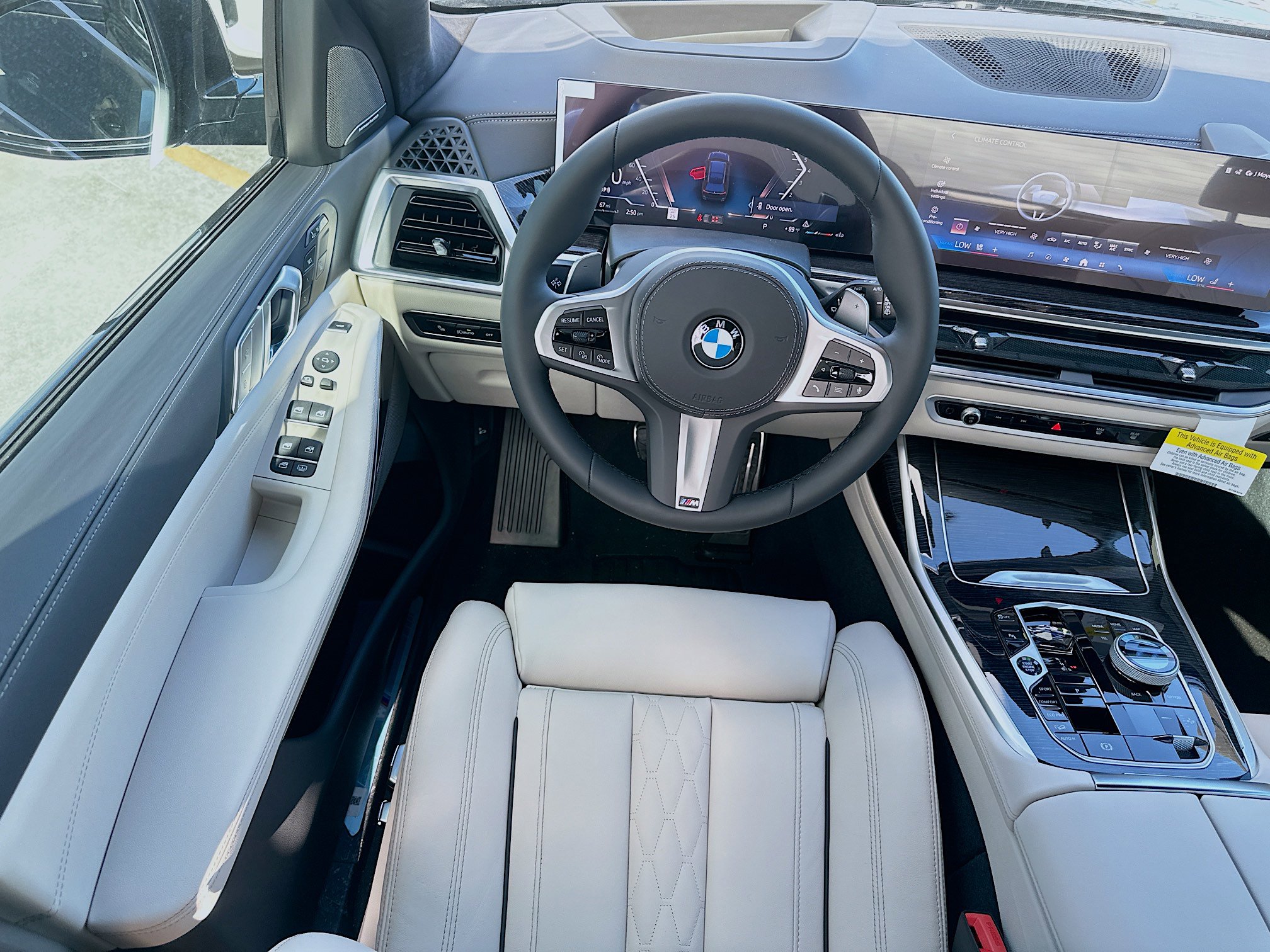 New 2026 BMW X7 xDrive40i w/ M Sport Package AWD/4WD image 17