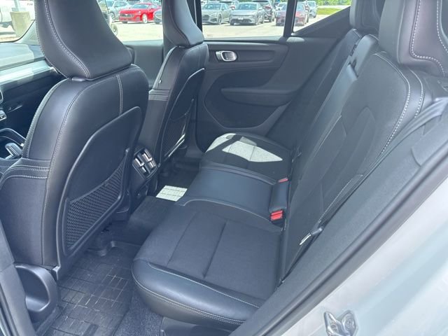 Used 2020 Volvo XC40 T5 Momentum w/ Protection Package Premier AWD/4WD image 10
