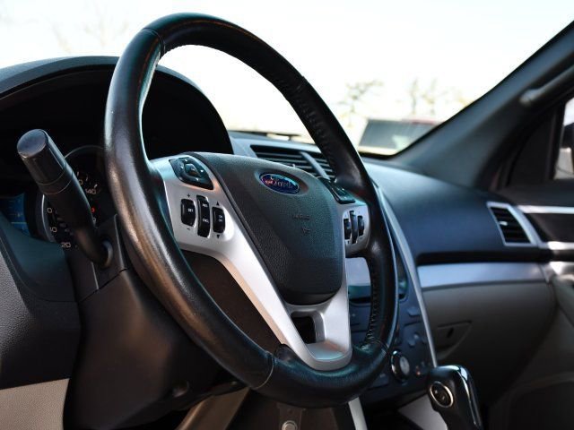 Used 2015 Ford Explorer XLT w/ Equipment Group 202B image 11