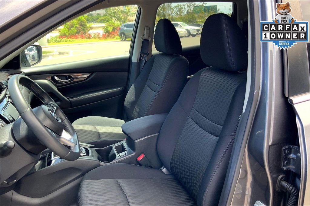 Used 2017 Nissan Rogue SV w/ SV Premium Package image 25