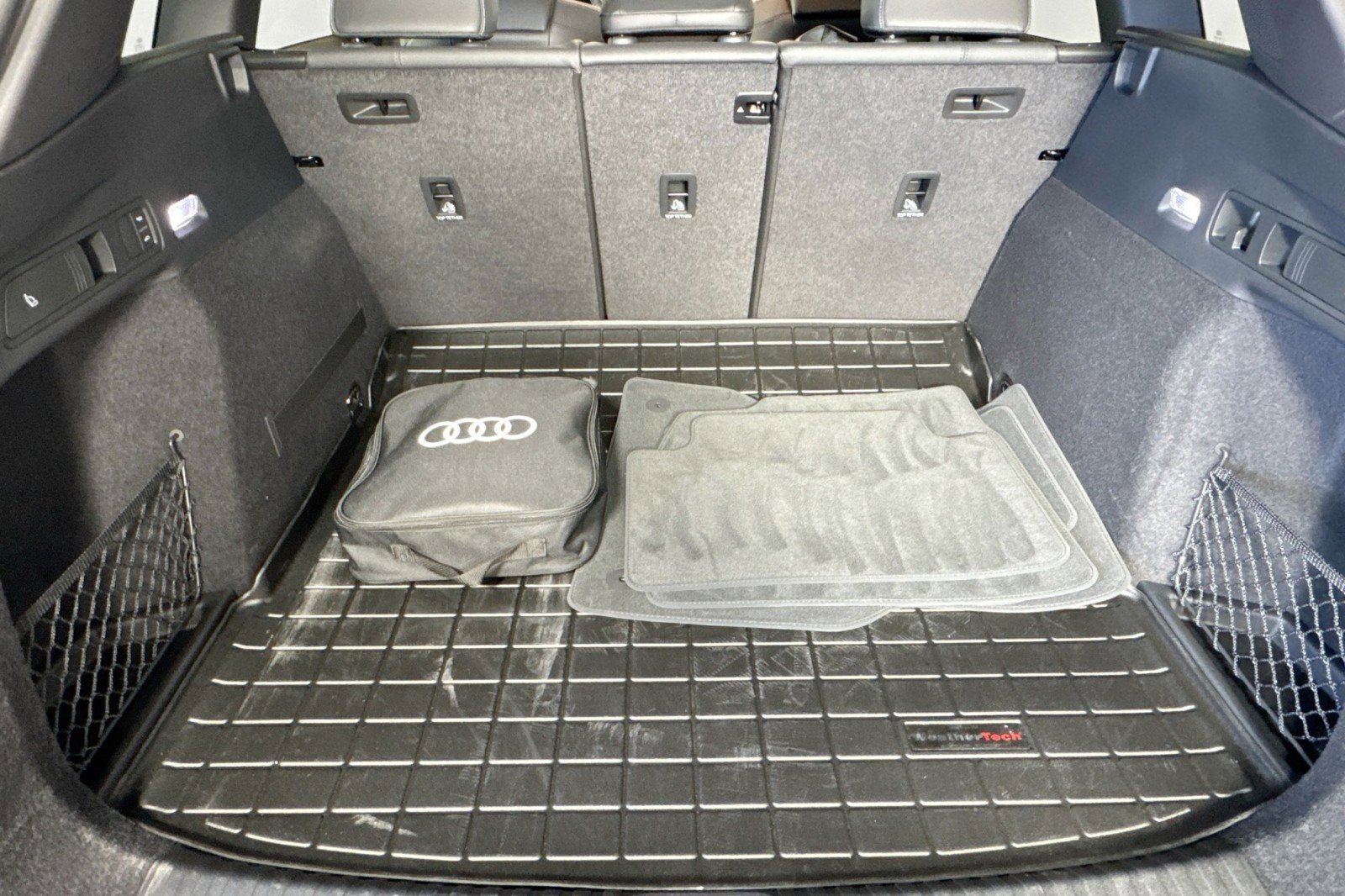 Used 2025 Audi SQ6 e-tron Prestige AWD/4WD image 24