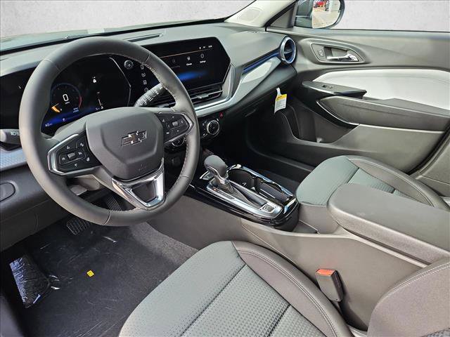 New 2026 Chevrolet Trax LT w/ Driver Confidence Package FWD image 3