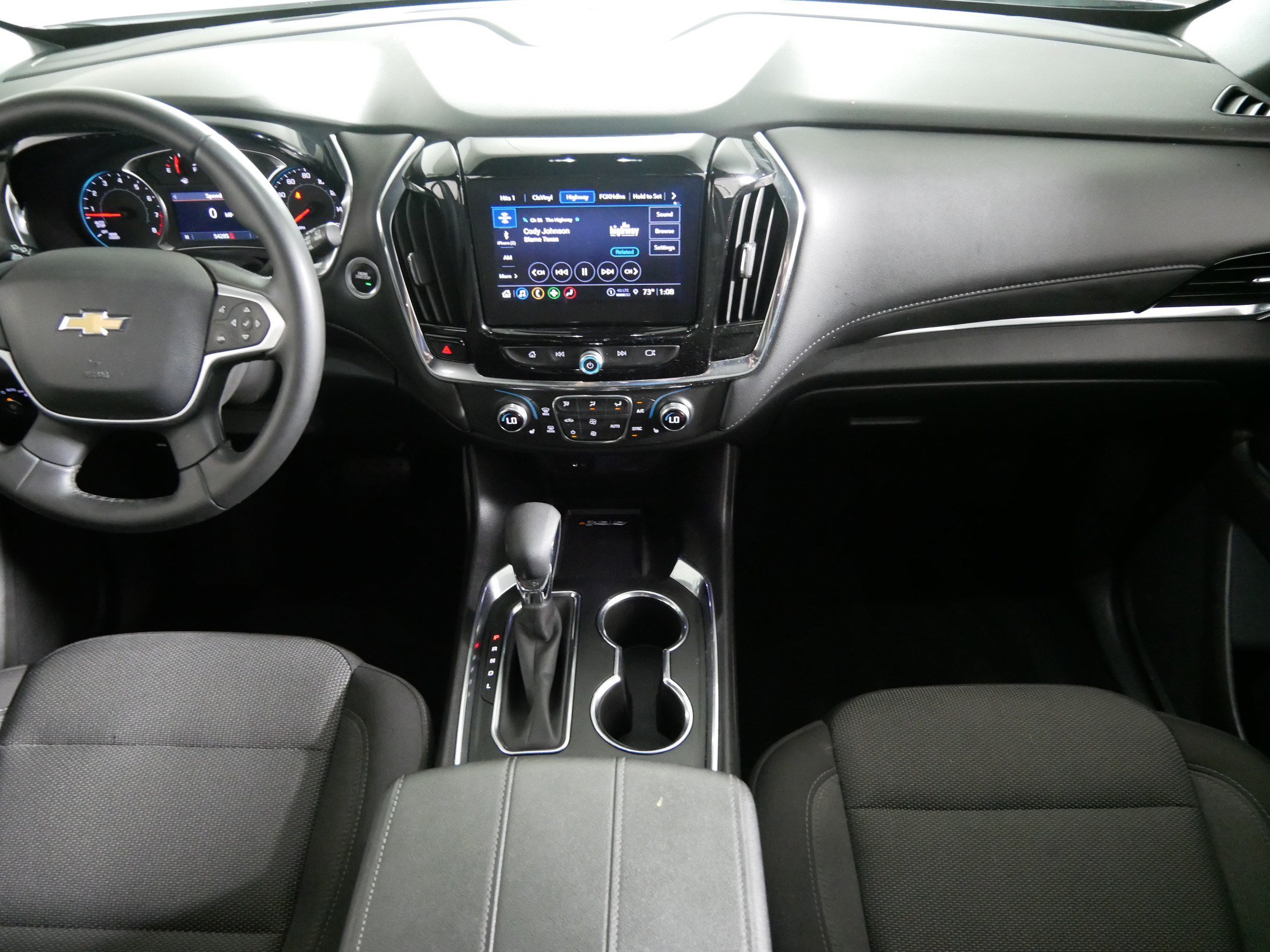 Used 2023 Chevrolet Traverse LT w/ Rear Camera Mirror Package AWD/4WD image 10