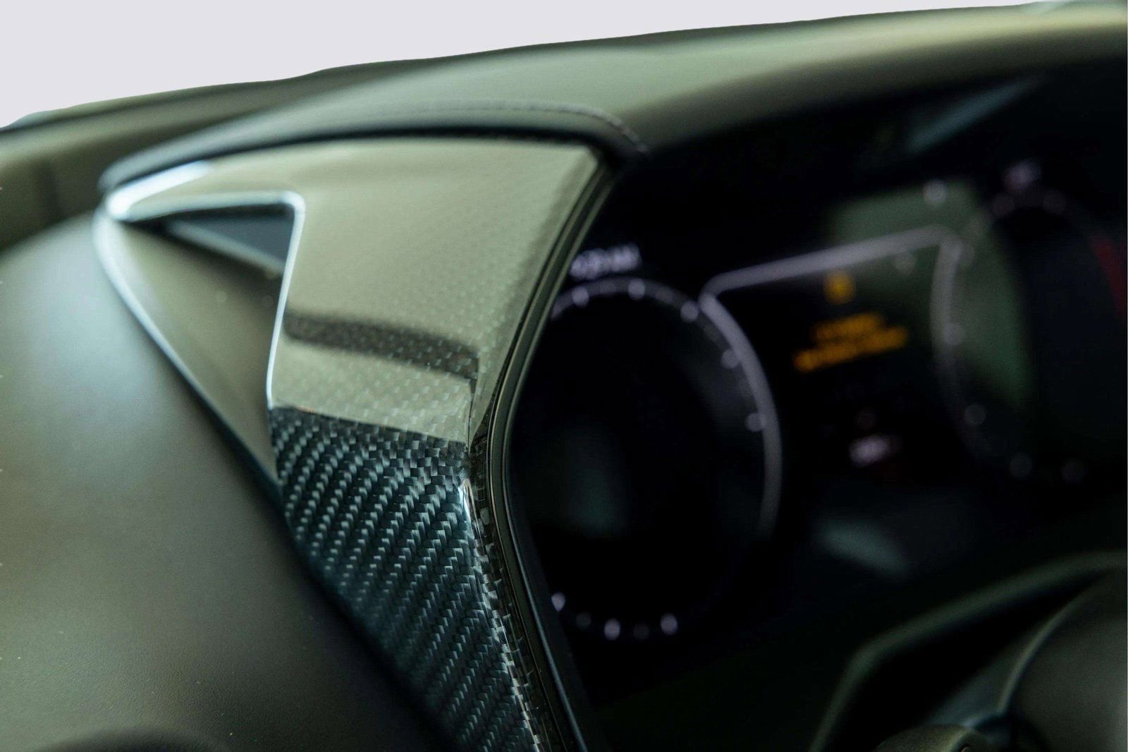 Used 2025 Aston Martin DBX 707 image 21