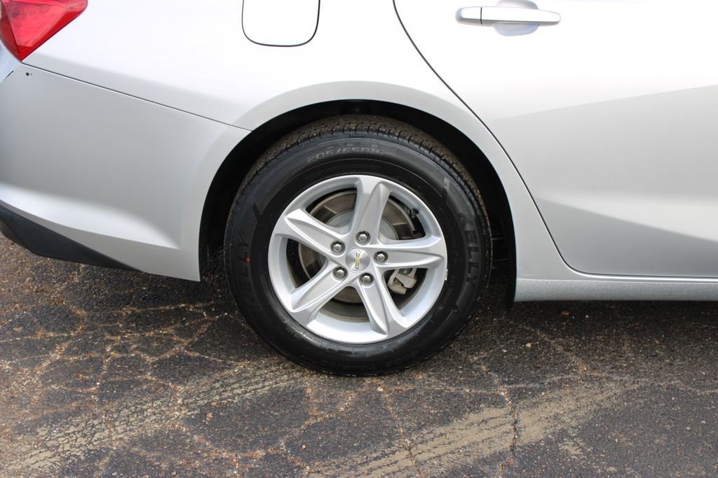 Used 2020 Chevrolet Malibu LS image 16