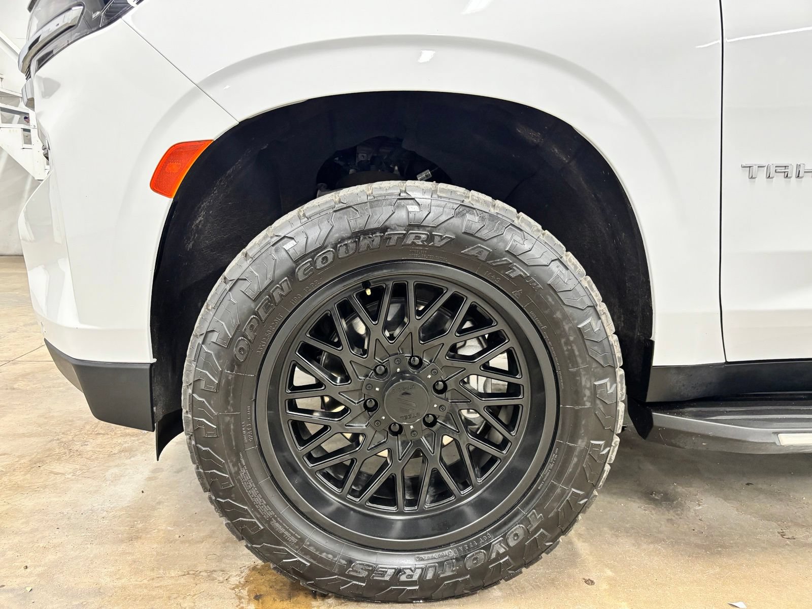 Used 2024 Chevrolet Tahoe LS w/ Driver Alert Package RWD image 9