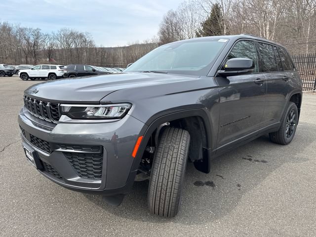 New 2026 Jeep Grand Cherokee Altitude image 3