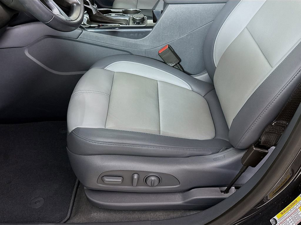 Used 2022 Chevrolet Blazer LT w/ Sound & Technology Package image 9