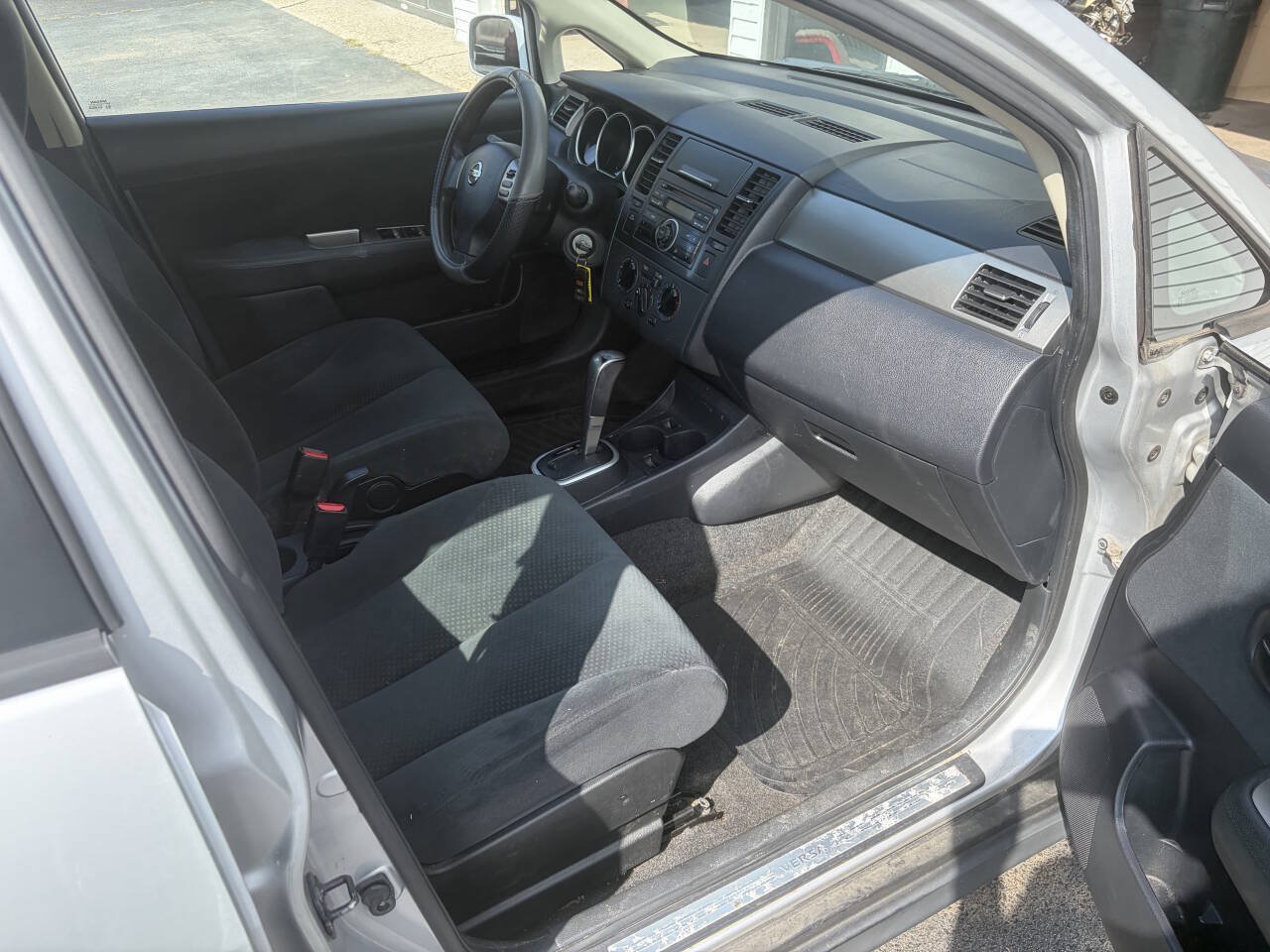 Used 2010 Nissan Versa 1.8 S w/ PWR Plus Pkg FWD image 12