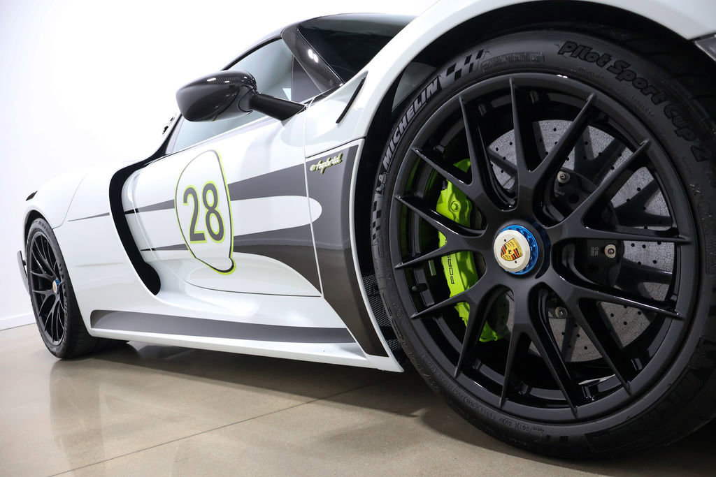 Used 2015 Porsche 918 Spyder image 31