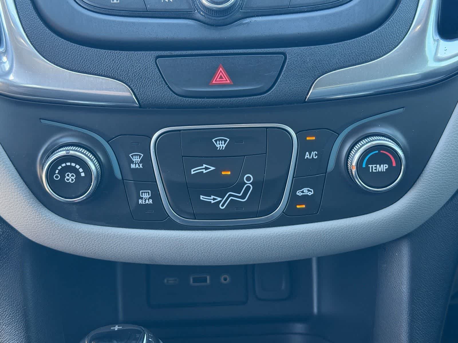 Used 2019 Chevrolet Equinox LS FWD image 25