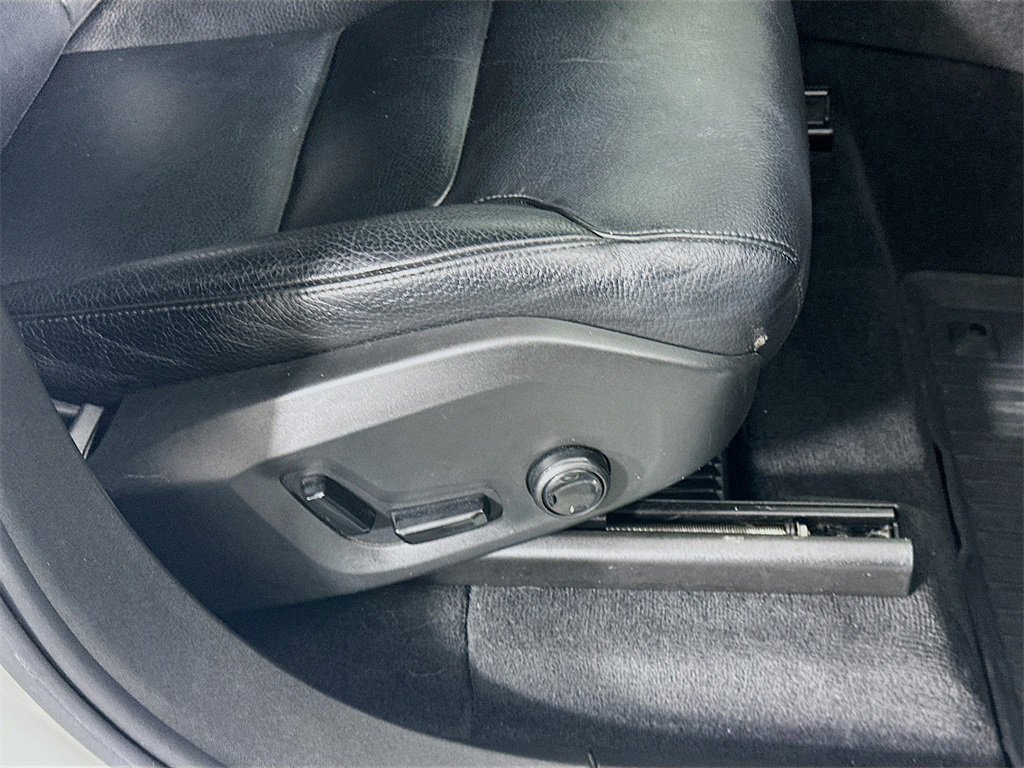 Used 2016 Volvo XC90 T5 Momentum image 23