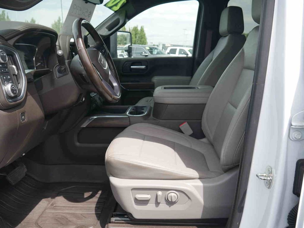 Used 2020 GMC Sierra 2500 SLT w/ Technology Package AWD/4WD image 32