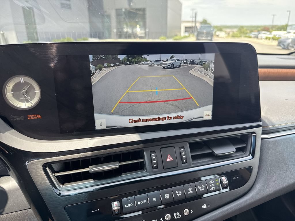 Used 2025 Lexus ES 300h w/ Premium Package FWD image 22