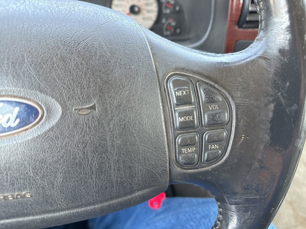 Used 2006 Ford F350 Lariat image 29