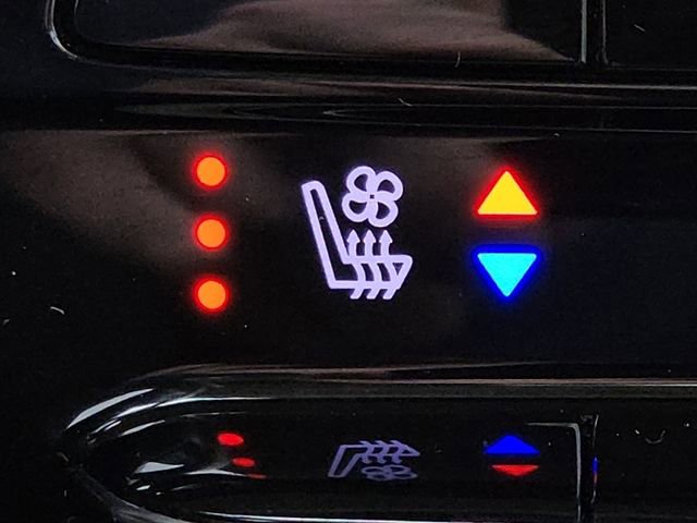 Used 2022 Buick Envision Avenir w/ Technology Package II image 8