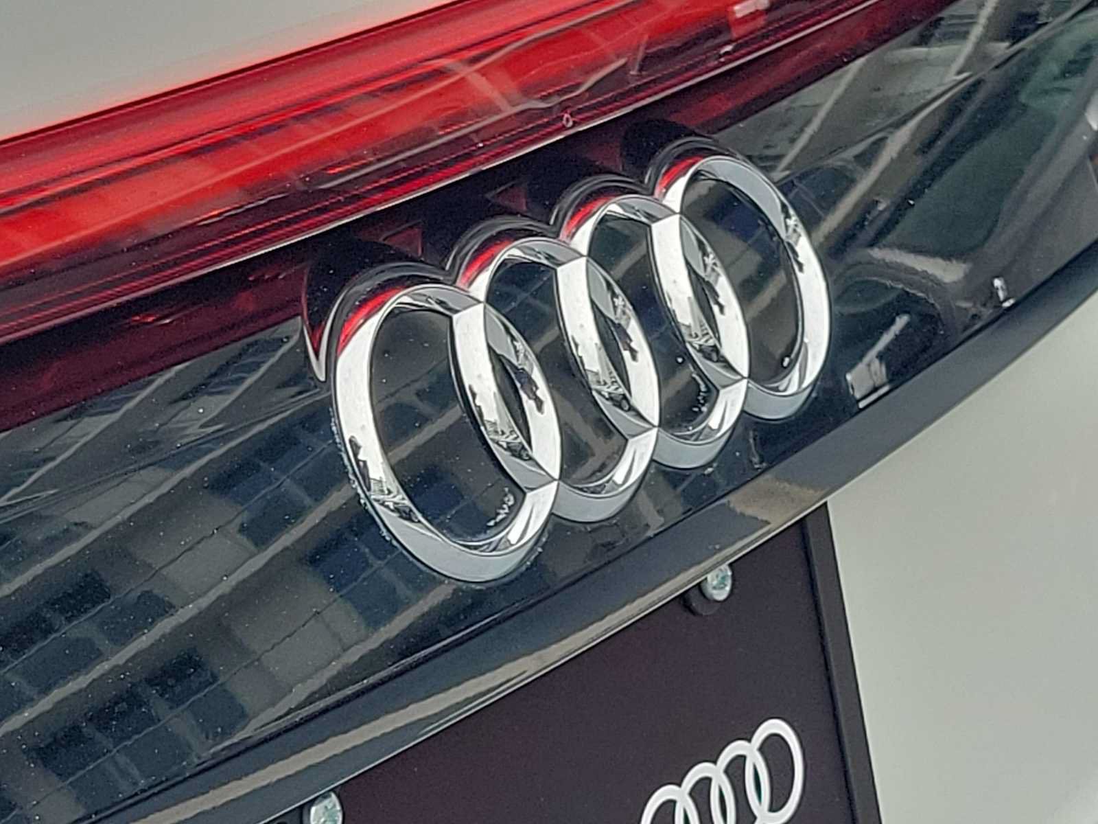 Certified 2023 Audi Q8 Premium Plus AWD/4WD image 10