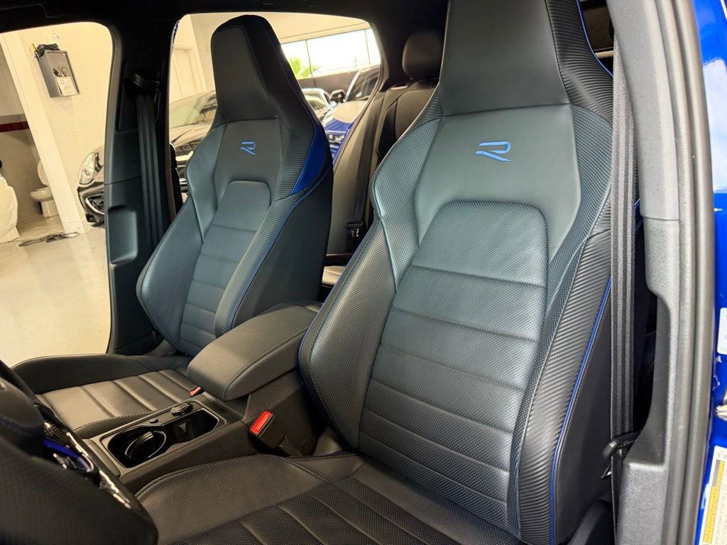Used 2024 Volkswagen Golf R image 31