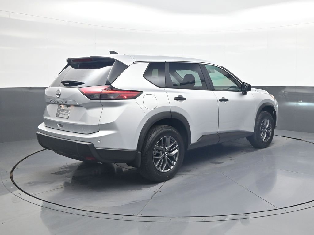Used 2025 Nissan Rogue S FWD image 7