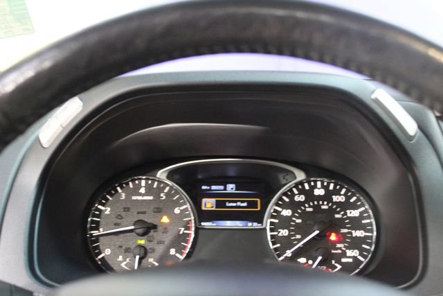 Used 2019 Nissan Pathfinder Platinum AWD/4WD image 16