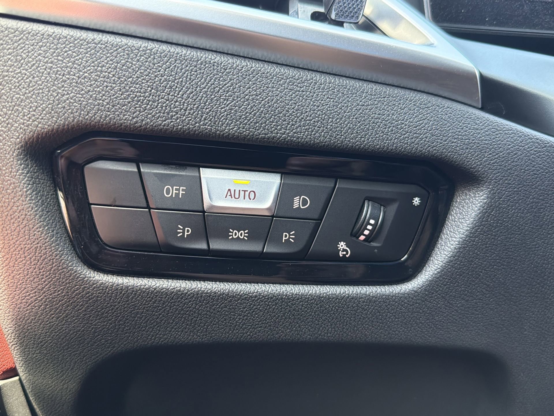 Certified 2025 BMW 330i xDrive Sedan image 28