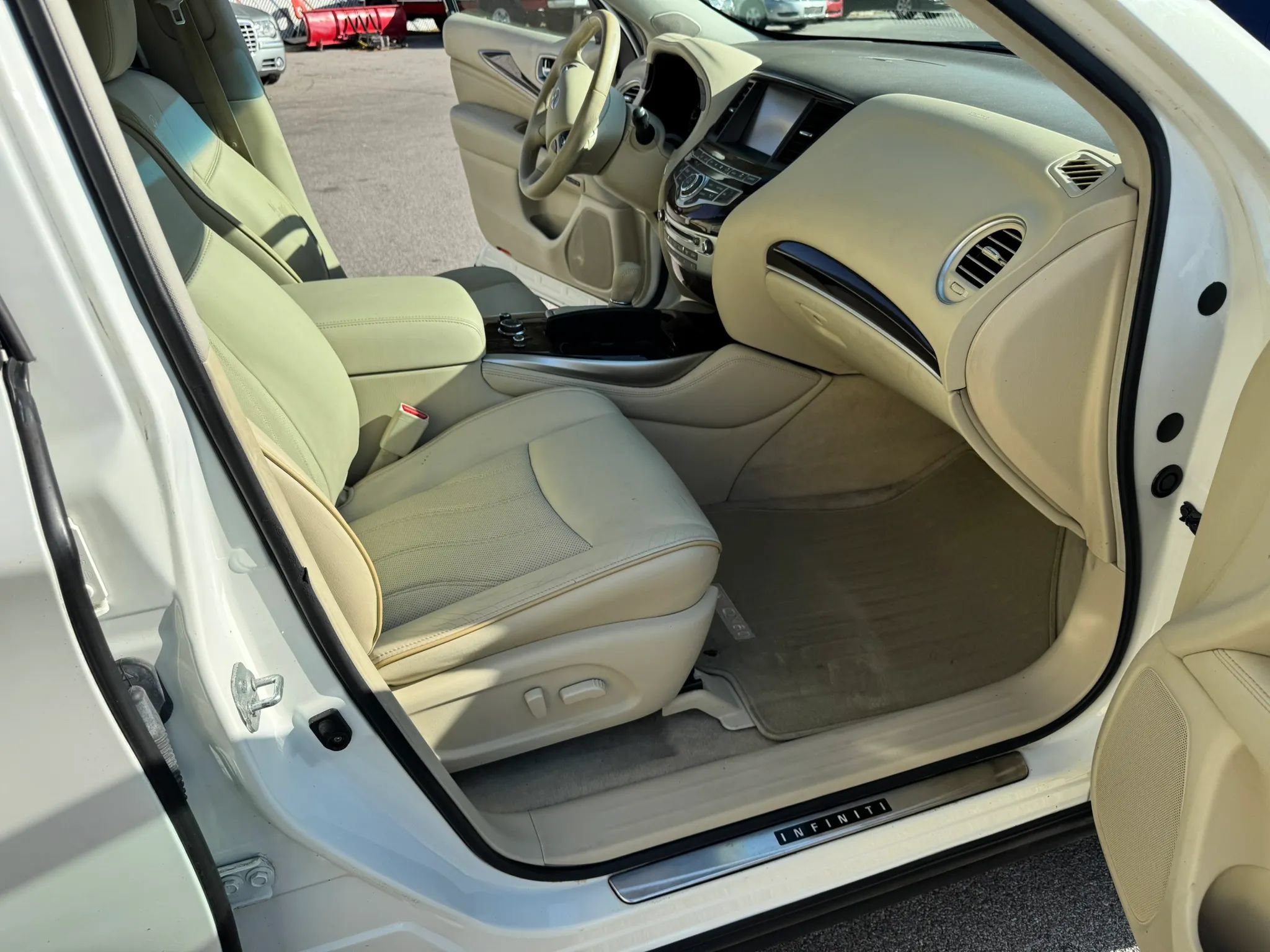 Used 2014 INFINITI QX60 Luxe w/ Premium Plus Package AWD/4WD image 25