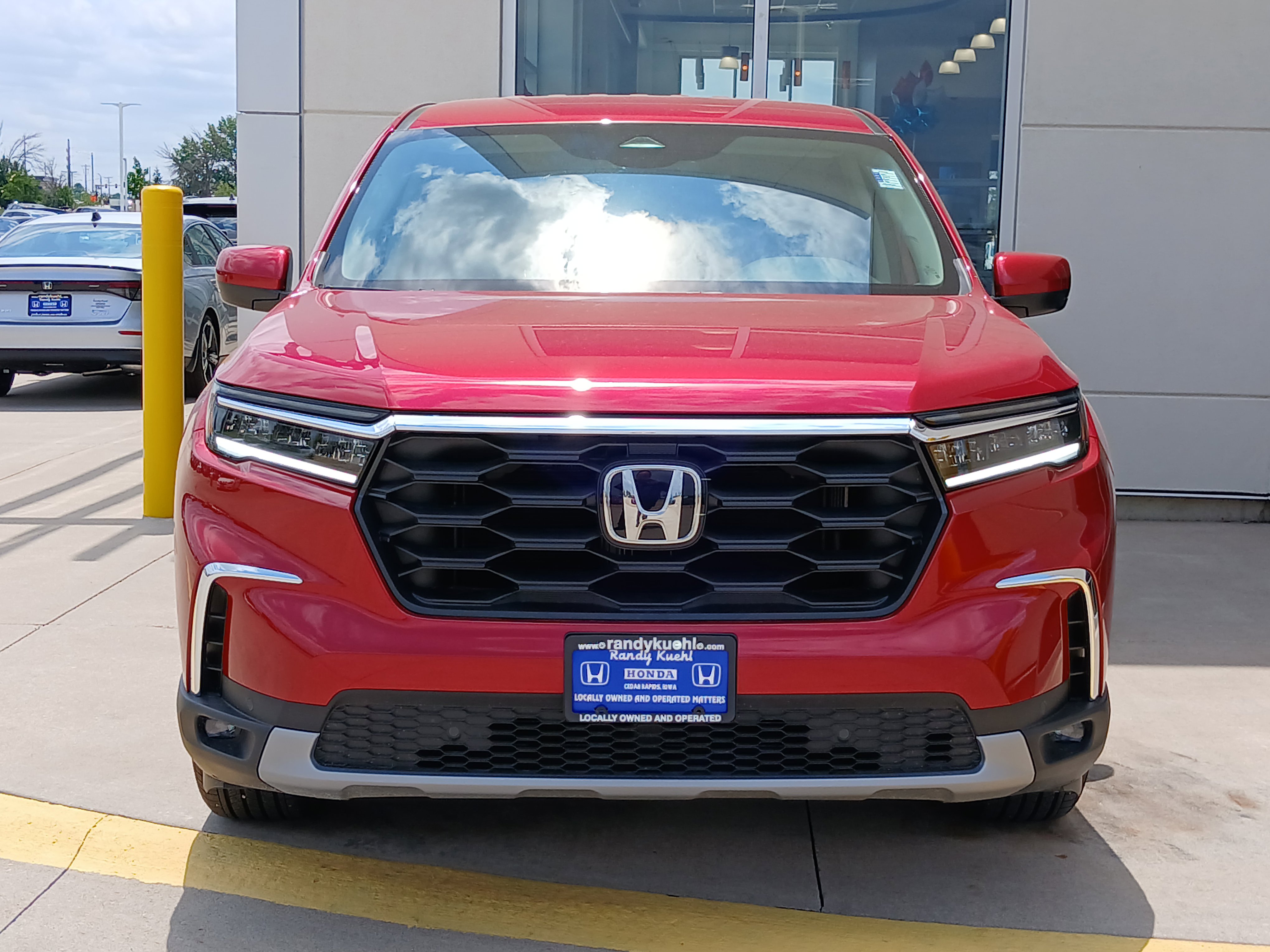 Used 2025 Honda Pilot EX-L image 4