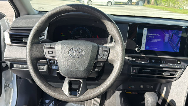 Used 2025 Toyota Camry LE w/ Convenience Package FWD image 21