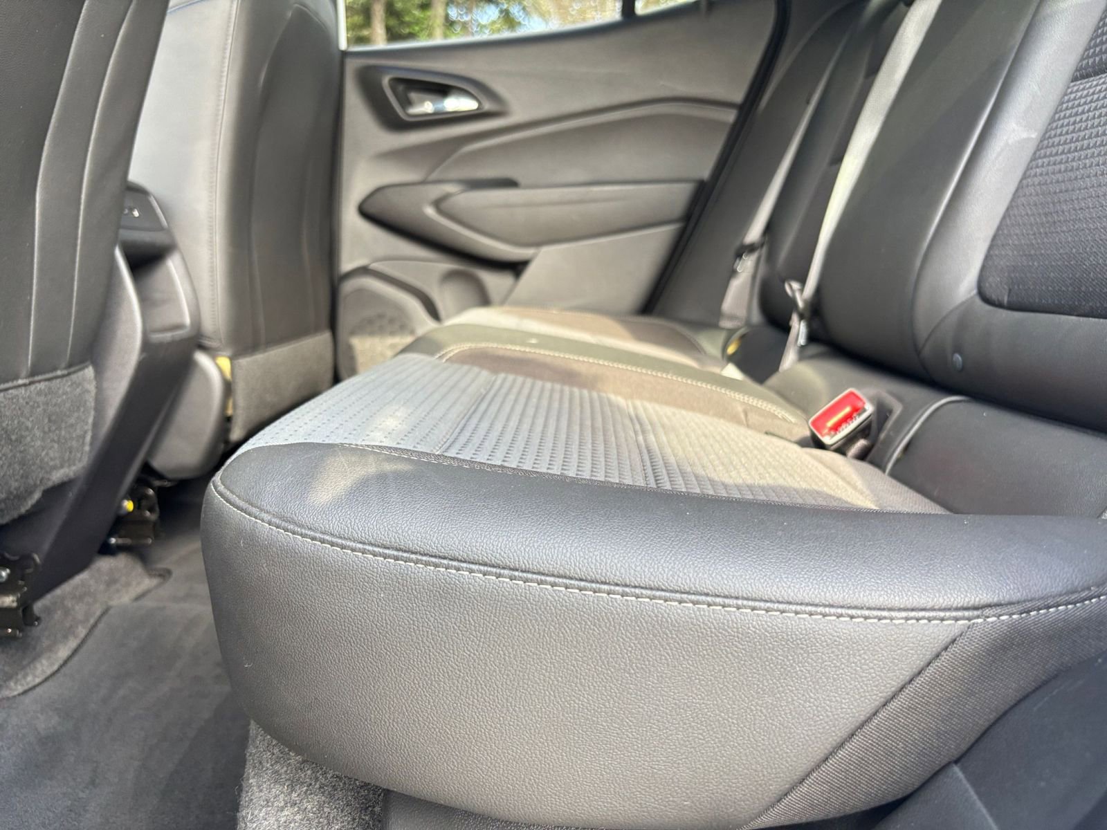 Used 2025 Chevrolet Trax LT image 27