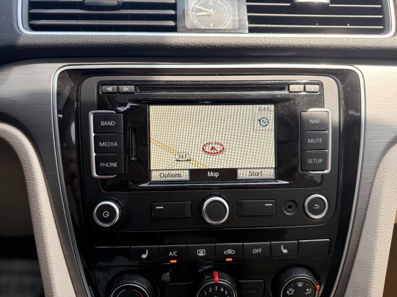 Used 2014 Volkswagen Passat TDI SE FWD image 37