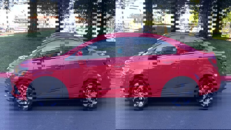 Used 2018 Chevrolet Sonic Premier FWD image 3