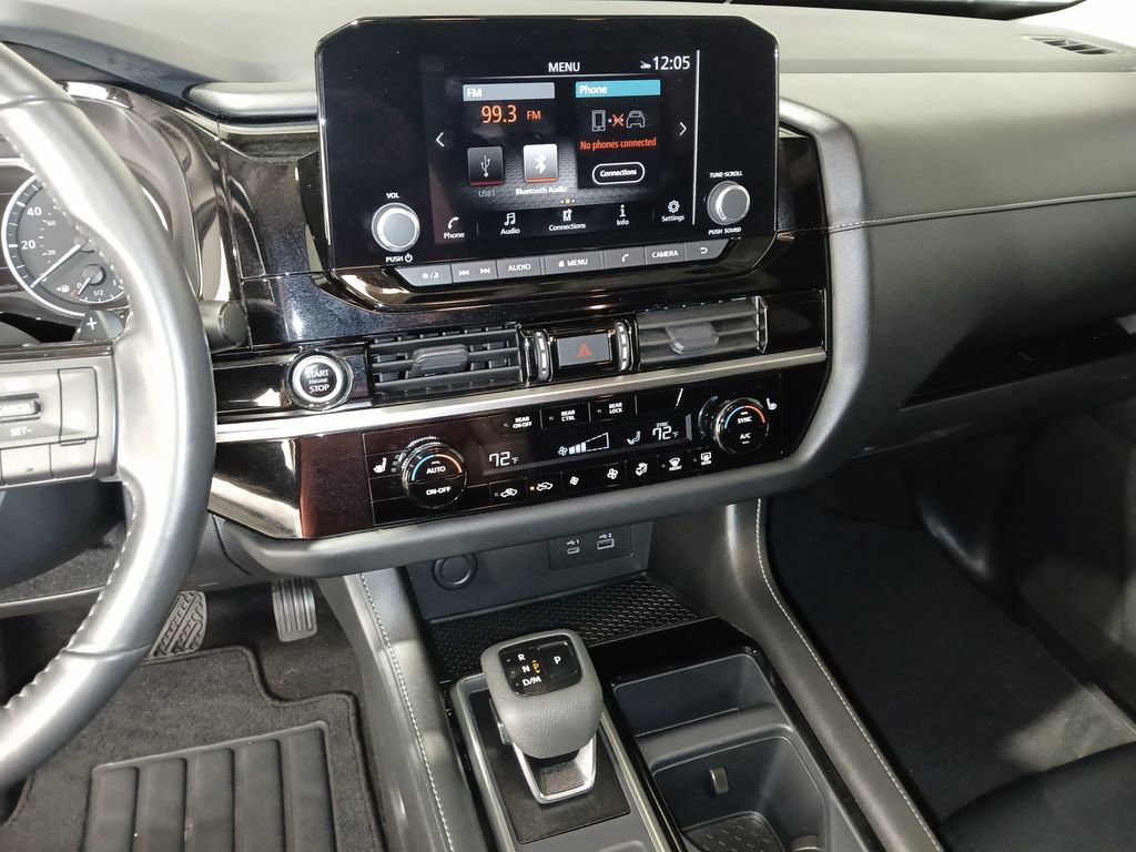 Used 2023 Nissan Pathfinder SV image 19