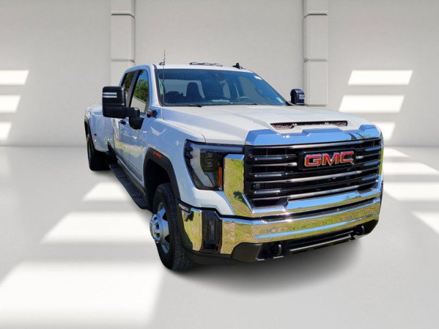 Used 2025 GMC Sierra 3500 Pro AWD/4WD image 4