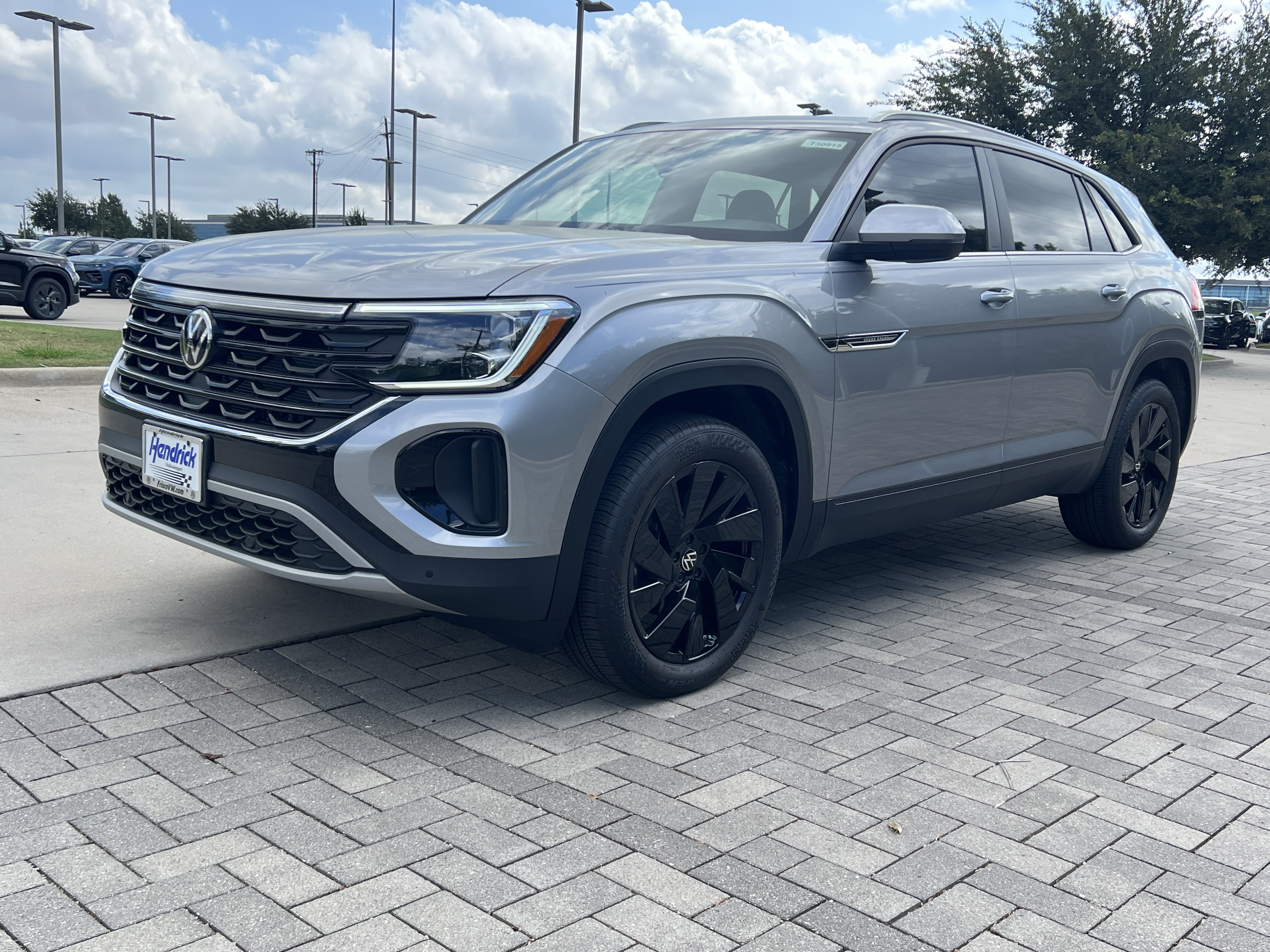 Certified 2026 Volkswagen Atlas Cross Sport SE FWD image 4