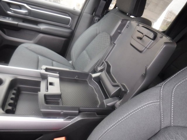 New 2026 RAM 1500 4x4 Crew Cab image 17