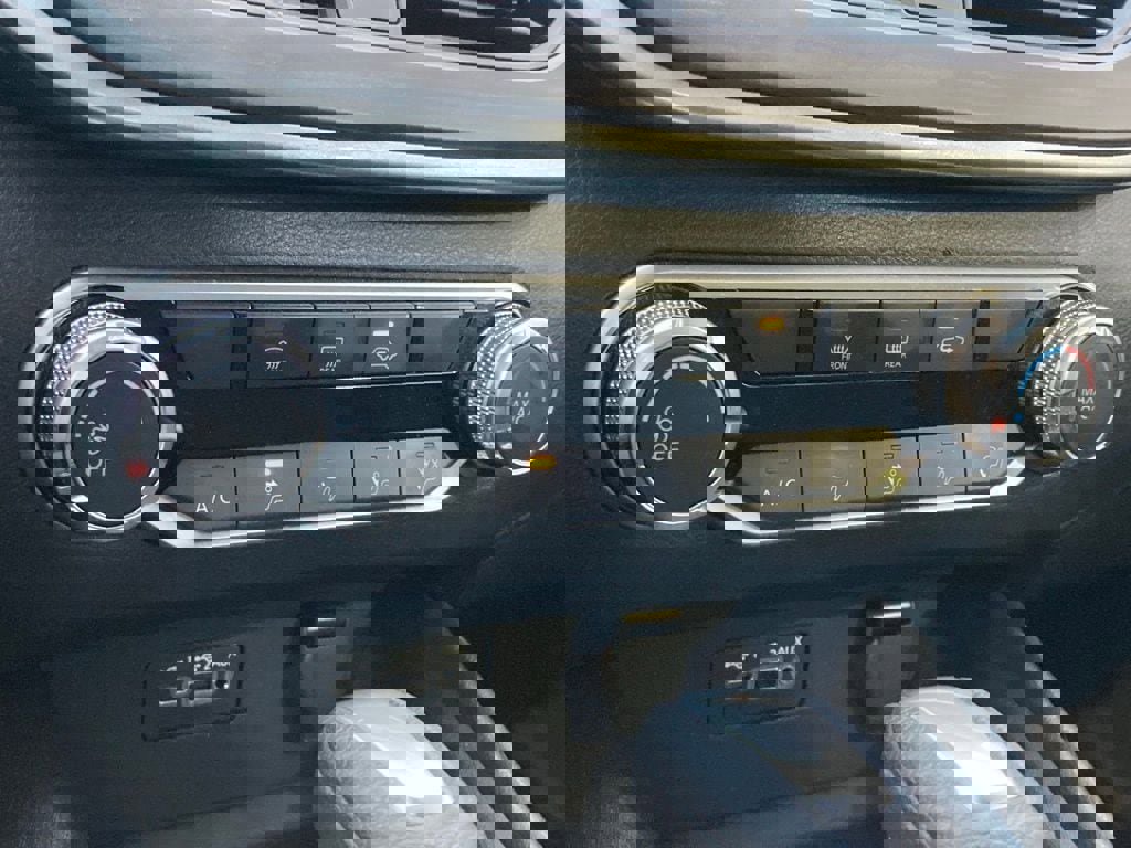 Used 2025 Nissan Altima 2.5 SV image 23