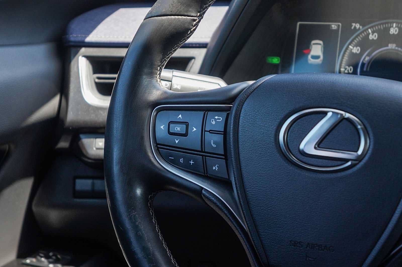Used 2021 Lexus UX 250h w/ Premium Package AWD/4WD image 17