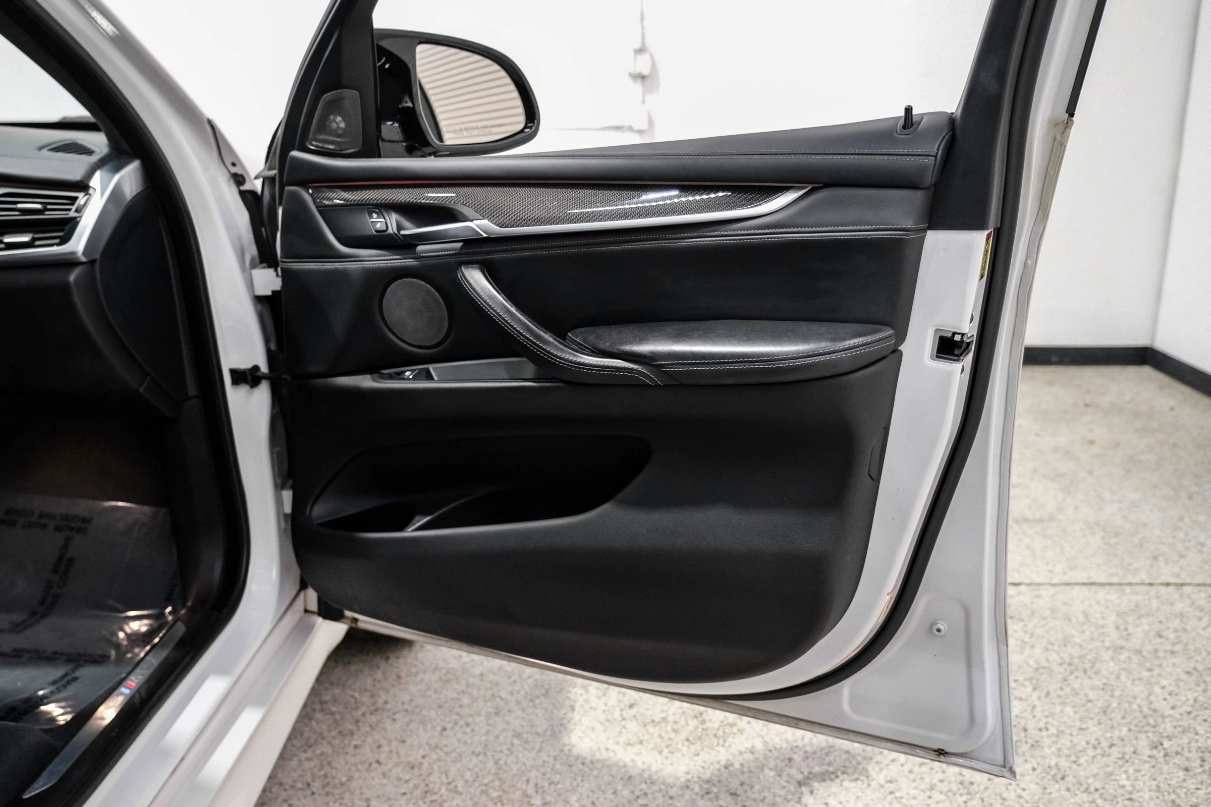 Used 2018 BMW X5 M image 44