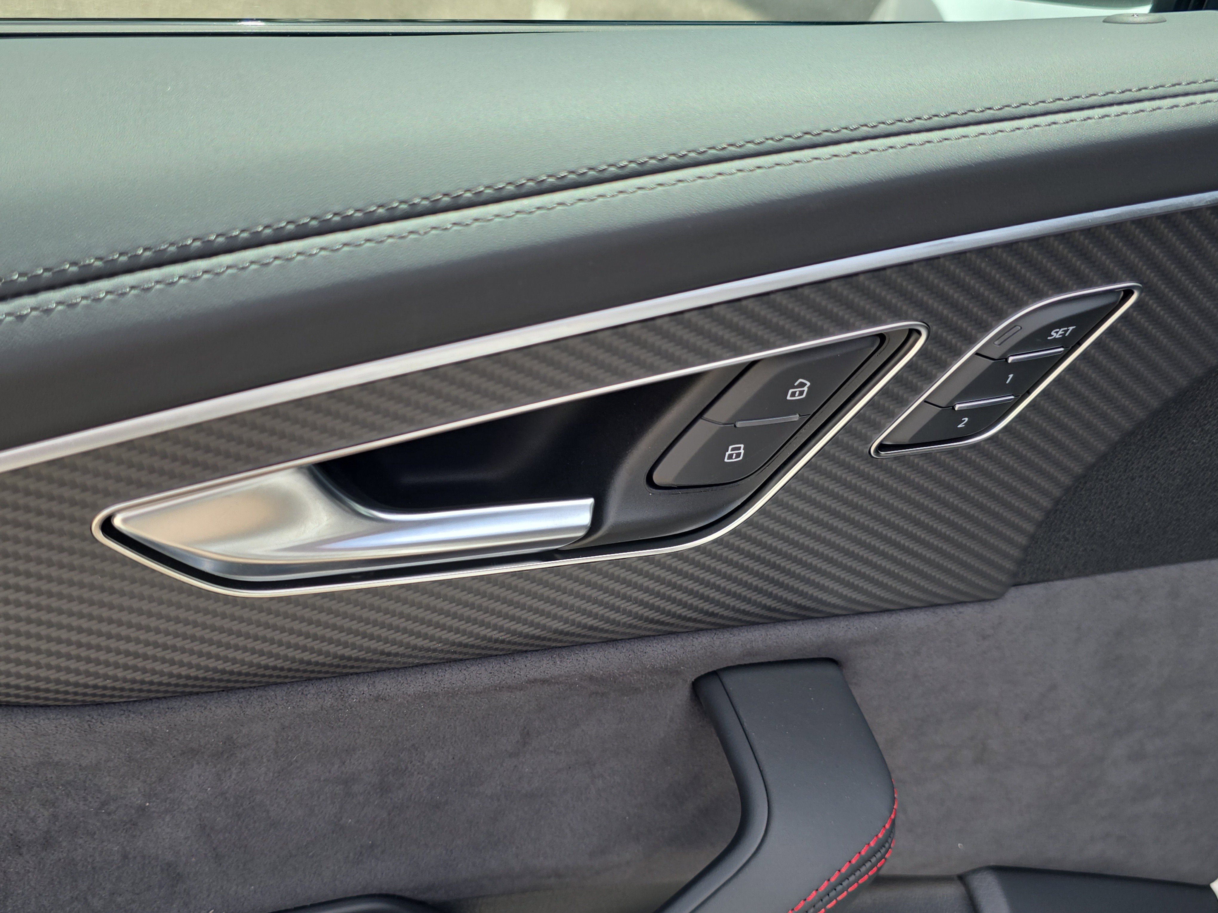 New 2025 Audi RS Q8 performance image 17