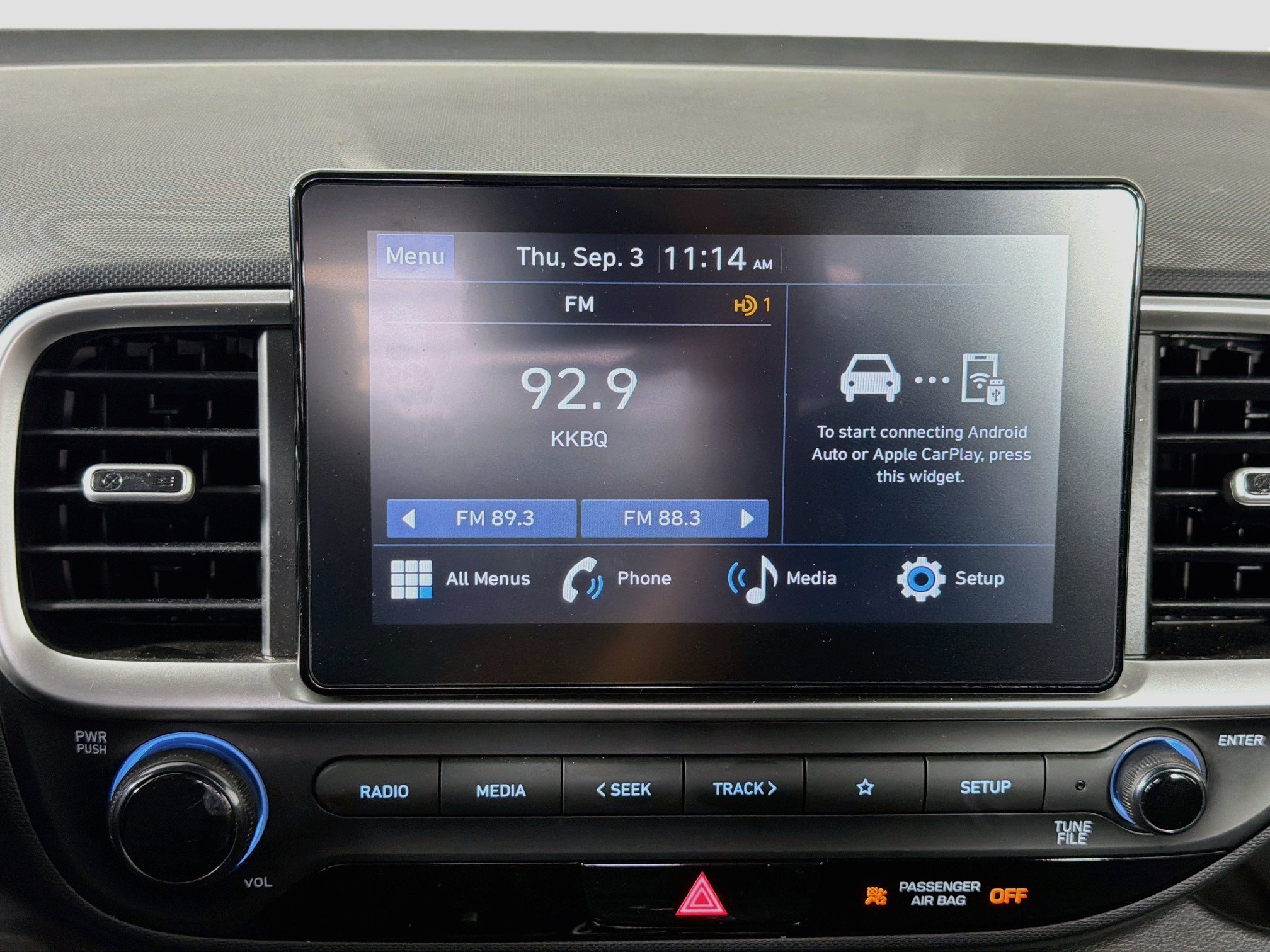 Used 2025 Hyundai Venue SEL FWD image 21