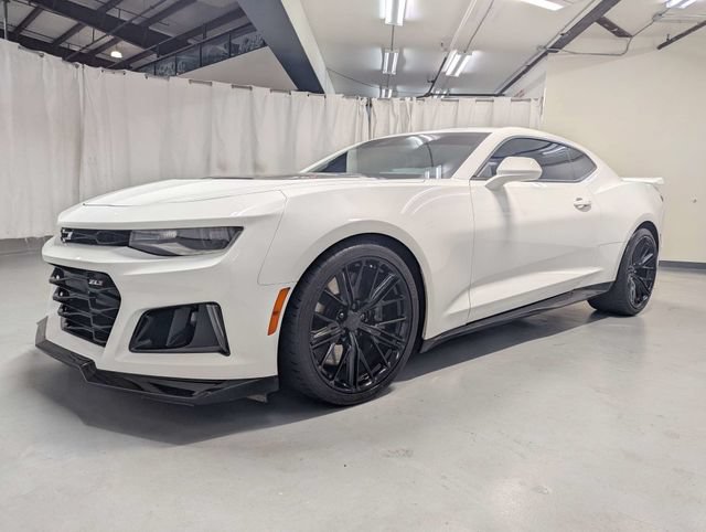 Used 2022 Chevrolet Camaro ZL1 RWD image 5