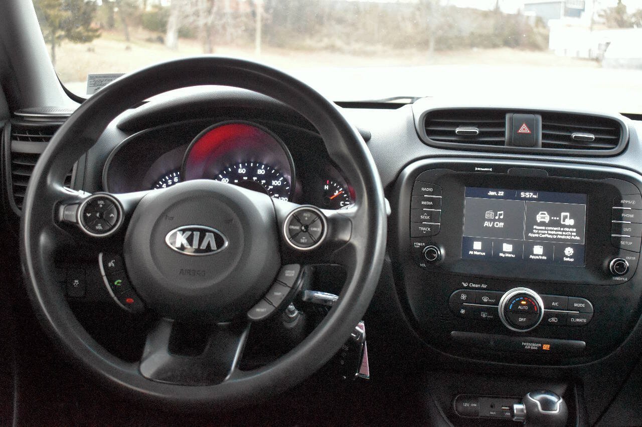 Used 2018 Kia Soul + FWD image 20