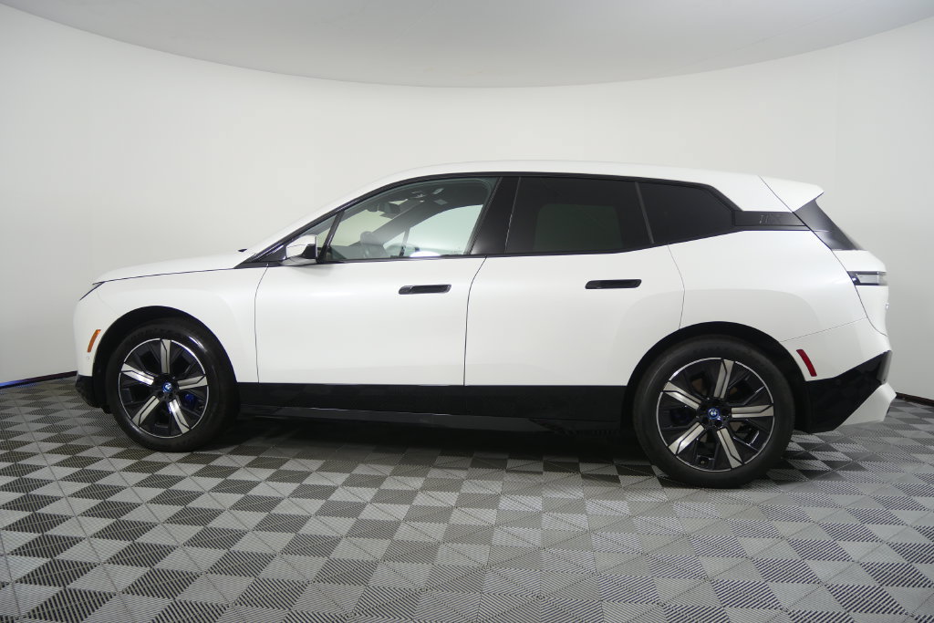 Certified 2024 BMW iX xDrive50 w/ Premium Package AWD/4WD image 7