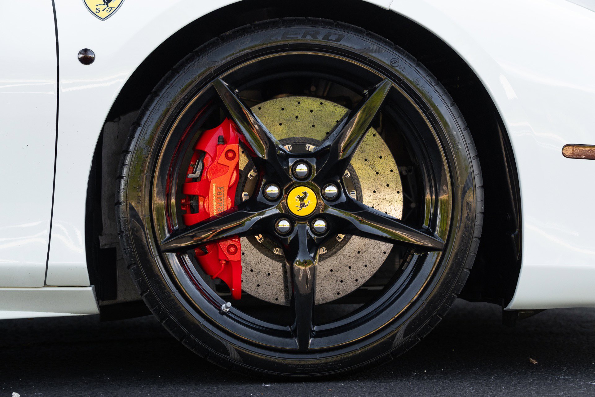 Used 2017 Ferrari 488 GTB RWD image 9