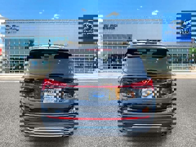 Used 2021 Hyundai Santa Fe SEL w/ Convenience Package image 5