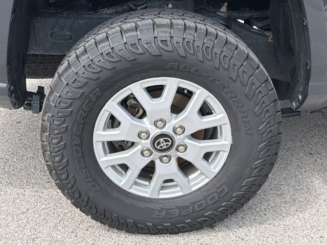 Used 2024 Toyota Tacoma SR w/ SR Upgrade Package AWD/4WD image 38