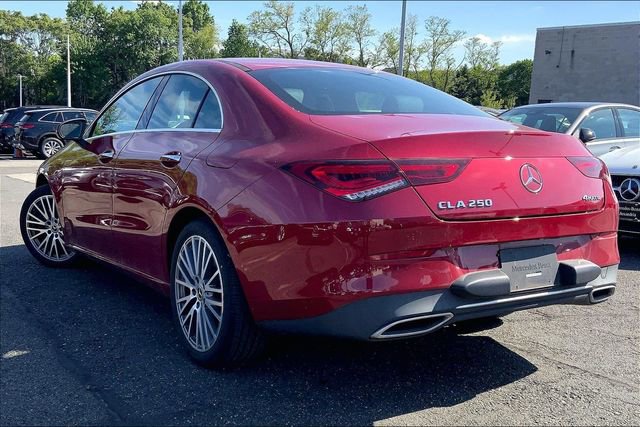 Used 2022 Mercedes-Benz CLA 250 4MATIC image 3