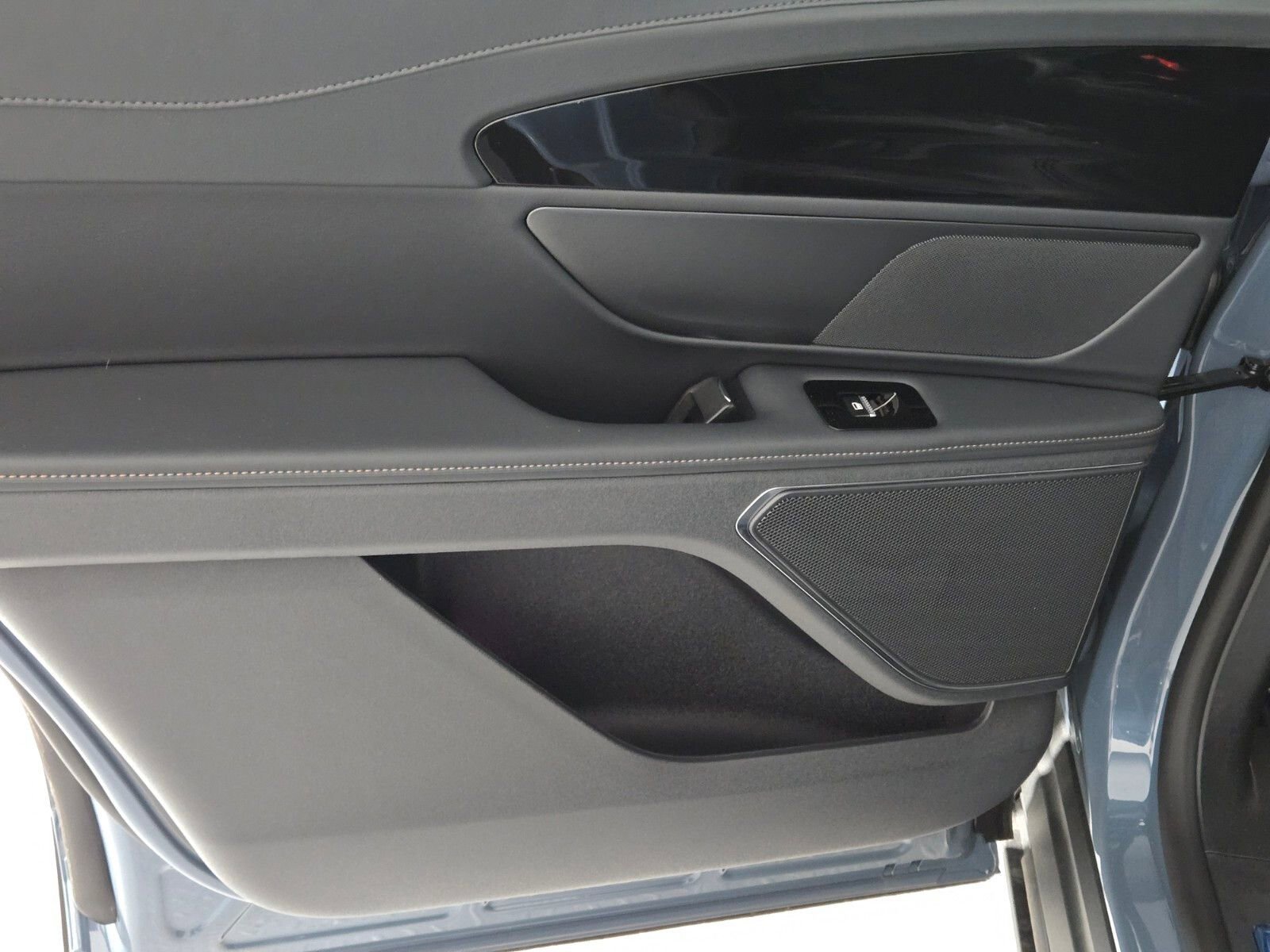 New 2026 Lincoln Nautilus Premier w/ Jet Appearance Package image 22