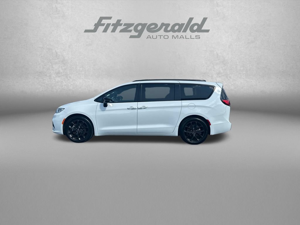Used 2025 Chrysler Pacifica Limited FWD image 5
